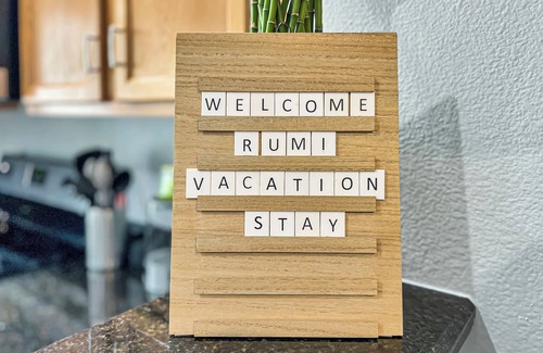 Crestwynd Bay House | Rumi Vacation Stays- Just 2 miles from Disney .