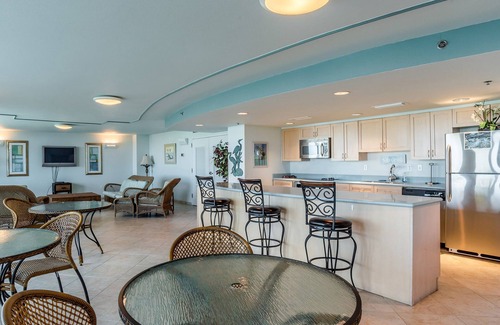 Villa Sabine Condo | Sabine Yacht & Racquet #5C | Boat Slips, Views!