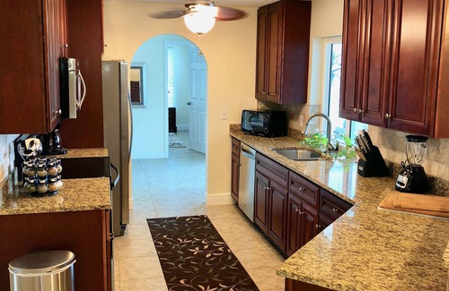 Fort Myers House | Sailboat Gulf Access Heated Pool Home with 3 bedrooms and 2 baths