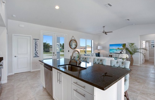Pelican House | Saltwater Pool and Hot Tub - Waterfront - 4BR