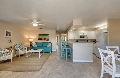 South Island House | Sand Dollar Complex - Bayfront Complex with Private Pool by the Beach!