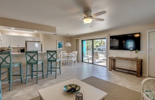 South Island House | Sand Dollar Complex - Bayfront Complex with Private Pool by the Beach!