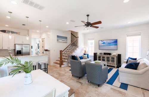 Sandestin House | Screened Porch ~ Bunk Room ~ 6-Seat Golf Cart ~ Bayside Gated Resort