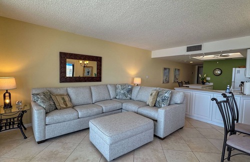 Marco Island Condo | Sea Winds 1001: Amazing View! Beach Front Condo
