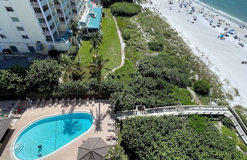 Marco Island Condo | Sea Winds 1001: Amazing View! Beach Front Condo