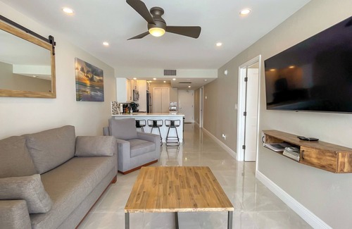 Marco Island Condo | Sea Winds 603: Totally Renovated Condo; Beach Front