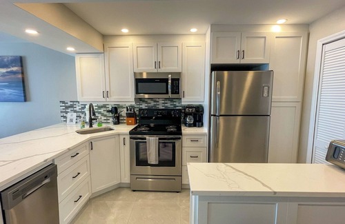 Marco Island Condo | Sea Winds 603: Totally Renovated Condo; Beach Front