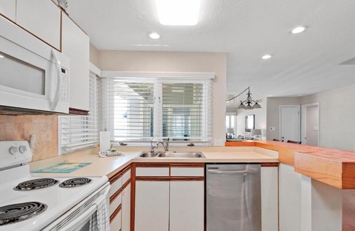 Crystal Beach House | Sealoft 201
