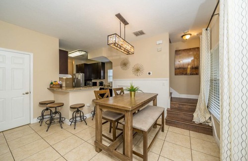 Old Seminole Heights House | Seminole Manor – Ideal Mid-Term Rental Near Moffitt Cancer Center & USF