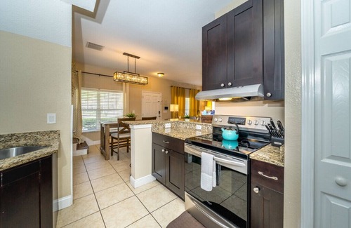 Old Seminole Heights House | Seminole Manor – Ideal Mid-Term Rental Near Moffitt Cancer Center & USF