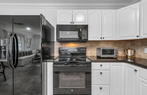 Southside House | Serene Getaway Near Golf Club + Fire Pit!
