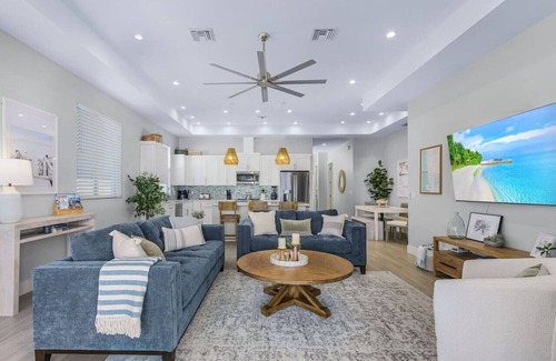 Naples Park House | Serenity retreat * the ultimate luxury getaway