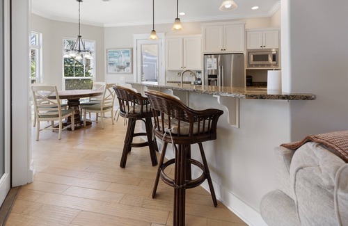 Hollywood Beach House | Shangri-La! The Real Fun Beach Home Beach View 100 Yards to Beach Walkover