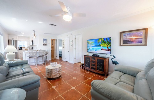 Bradenton Beach Condo | Share our piece of paradise - 85 Flip Flop Steps to the Beach