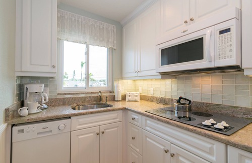 Bradenton Beach Condo | Shell Cove 9 Gulf Front 2/1 Condo Spectacular Sunsets