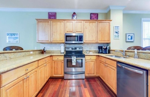 Islamorada House | Single Family Home In Angler's Reef Gated Community, Beaches,Marina,Heated Pool