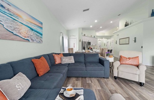 Four Corners House | Single-Level Home w Heated Pool & 9MI to Disney