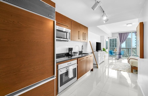 Downtown Miami Apartment | SKY Studio Icon Brickell