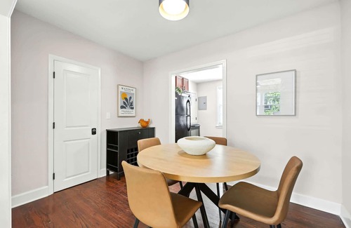 San Marco Apartment | Sleek 2 BR Condo - 2 block from San Marco