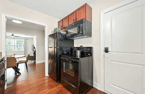 San Marco Apartment | Sleek 2 BR Condo - 2 block from San Marco