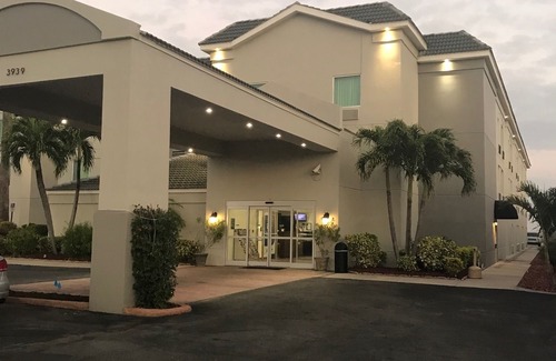 Feather Sound Hotel | Sleep Inn Clearwater - St Petersburg