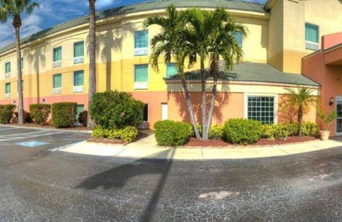 Feather Sound Hotel | Sleep Inn Clearwater - St Petersburg