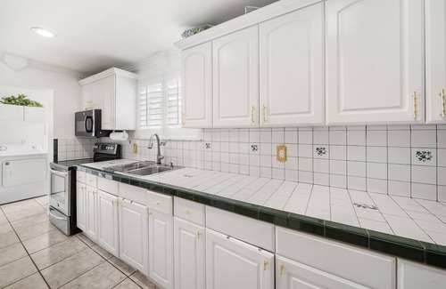West Palm Beach Apartment | "Sleep with the alligators" at this alligator themed 3/1 in West Palm Beach!n