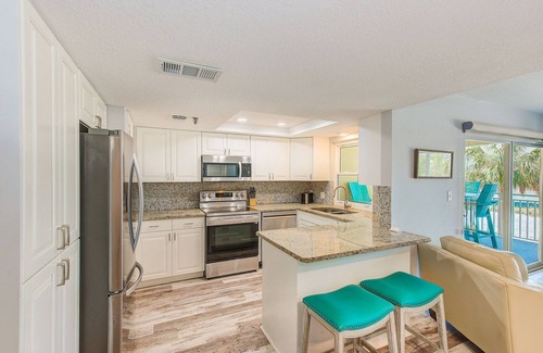 North Redington Beach Condo | Sleeps 10, King Bed, 3/3, Heated Pool/Spa with Direct Beach Access 108