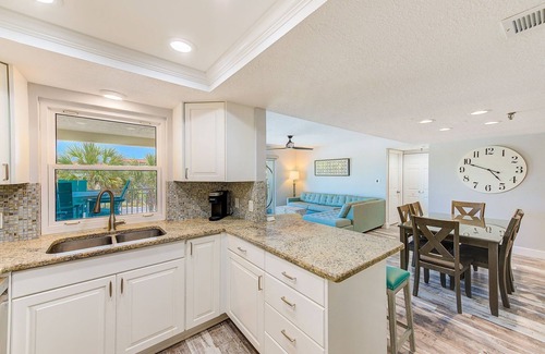 North Redington Beach Condo | Sleeps 10, King Bed, 3/3, Heated Pool/Spa with Direct Beach Access 108
