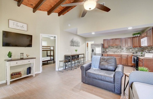 Boynton Beach House | Sleeps 20, 8 Bedroomss, 4 baths!