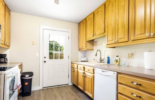 Sandalwood House | ~Solid Stay Sleeps 8 UNF, Mayo Clinic, & Beach~