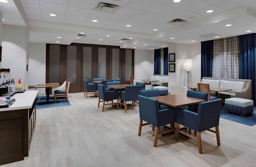 Pompano Isles House | Sophisticated Room for Business & Leisure Travel