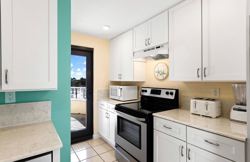 Marco Island Condo | South Seas T4- 306: Pool/Beach view from Condo