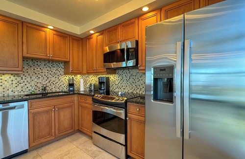 Marco Island Condo | South Seas Tower 4- 812: Beautifully Updated; Large Balcony