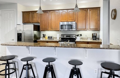 Florida Central Atlantic Coast Condo | ★SPACIOUS 4BD/2BA★CONVENTION CENTER/UNIVERSAL EPIC UNIVERSE WALKING DISTANCE