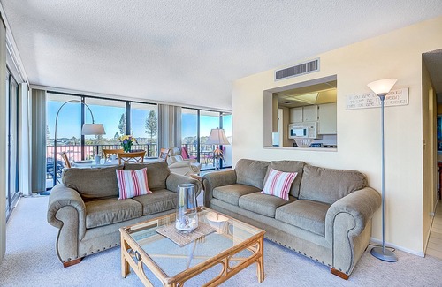Siesta Key Condo | Spacious 5th-Floor Condo with Floor-to-Ceiling Views | Steps to Siesta Key Beach | Pool & Amenities!