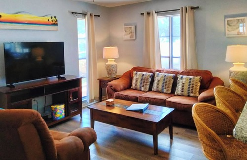 Indian Rocks Beach House | Spacious 6BR Duplex just 460 steps to the beautiful Indian Rocks Beach! 🏖☀️