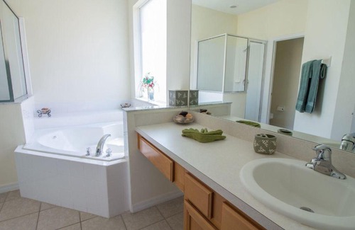 Seasons Apartment | Spacious 7 Bed Home in Kissimmee