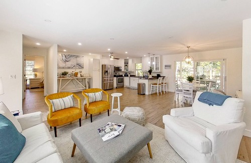 Central Naples House | Spacious & beautiful home with fast WiFi, central AC, patio, and W/D