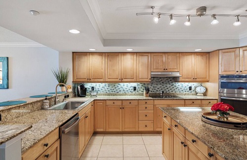 Redington Beach Condo | Spacious Direct Gulf Front 3BR/3BA in Desirable La Contessa