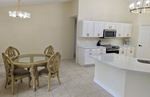 Vero Lake Estates House | Spacious Family Retreat