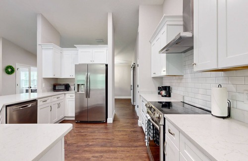 Brooksville House | Spacious new home on preserve-like setting, W/D, AC/Wifi