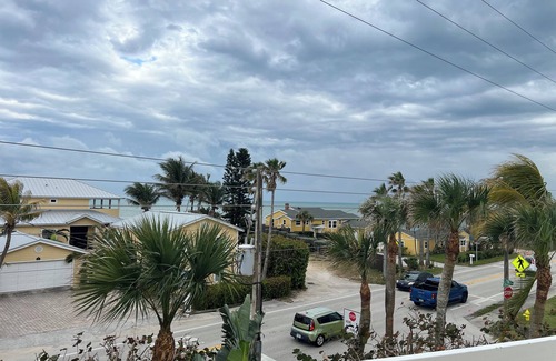 Melbourne Beach House | Spacious Oceanview located directly across from beach access - remodeled WIFI