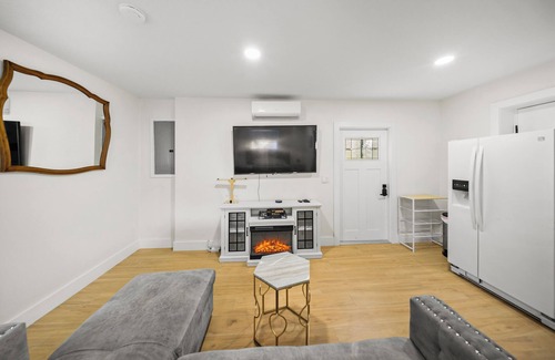 Carrollwood Apartment | Spacious Studio: King Bed, Kitchenette & Full Bathroom and Board Games!