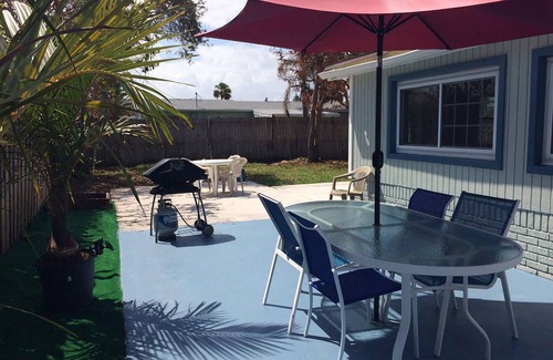 Sea Park Homes House | Spacious & Sunny, Beach Cottage - Walk to Beach
