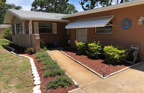 Largo House | SPECIAL DISCOUNT! Stay at our 2-bed/2 bath House close to IRB!