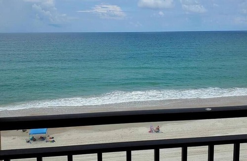 Ponce Inlet Condo | Spectacular views! Oceanfront 2-bed 2 ba condo at Sandcastle in Ponce Inlet.