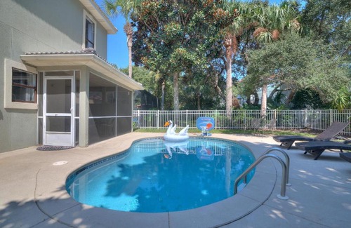 Fort Walton Beach - Destin House | Splendid Home With Private Pool and Hot Tub Patio, 8mn Walk to Beach, Pets Welcome