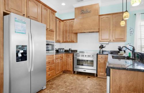 Villages of Crystal Beach House | Splish Splash Pet friendly Pool view