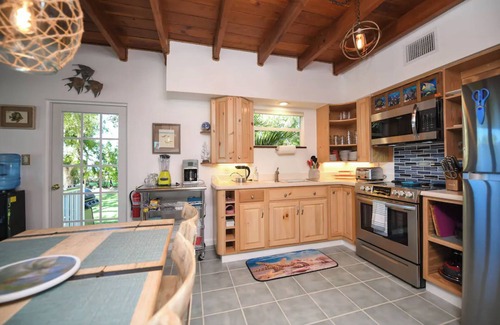 Islamorada House | Sprawling Bayfront Estate in Heart of Islamorada with Dockage, Beach, Pool, Kayaks, Bikes and More!
